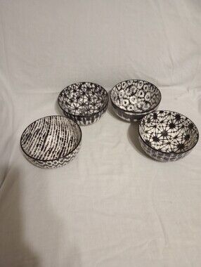 Signature Housewares Black & White Batik Tie Dye Design Soup/Cereal Bowls -4